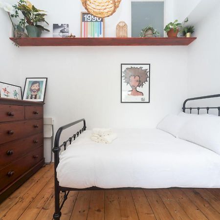 Pass The Keys Rustic And Quirky Flat In Charming Charlton Village Лондон Экстерьер фото