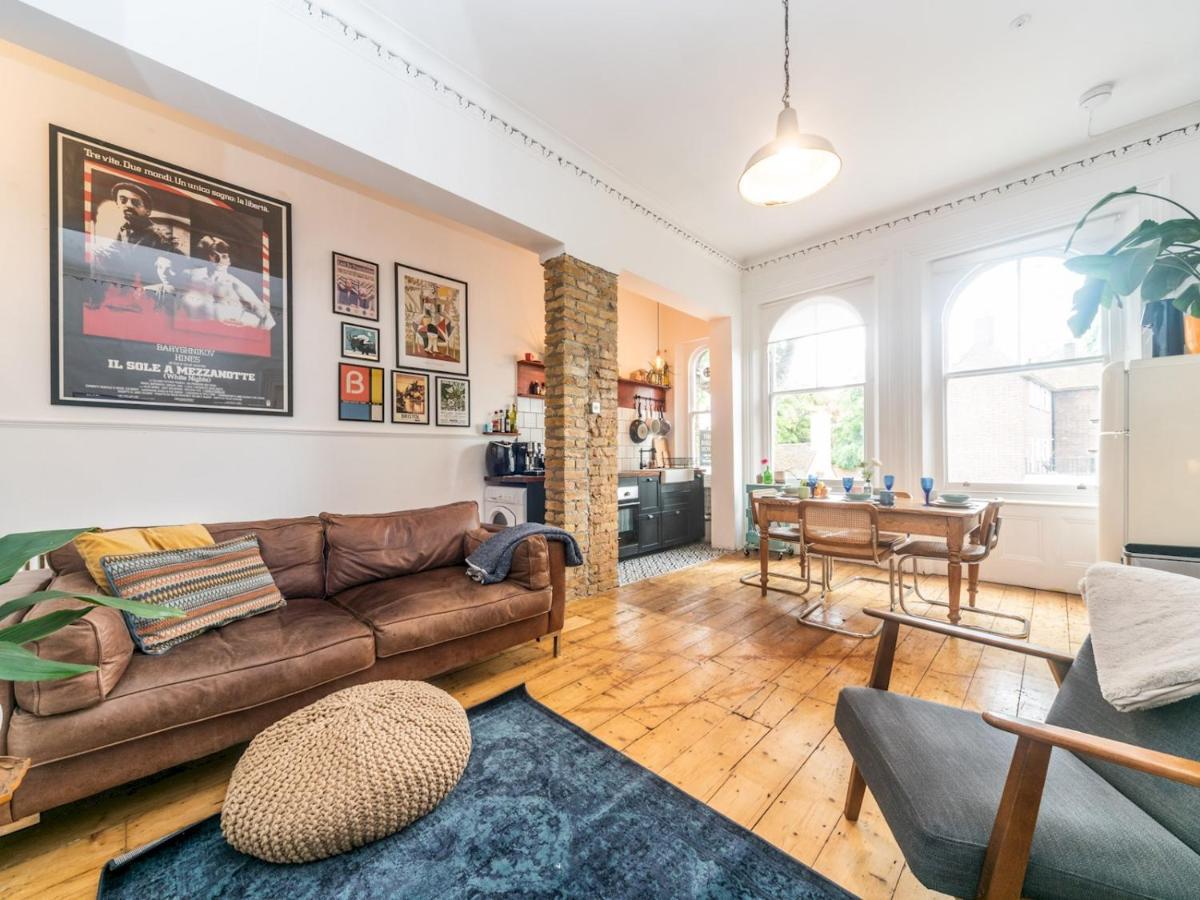 Pass The Keys Rustic And Quirky Flat In Charming Charlton Village Лондон Экстерьер фото