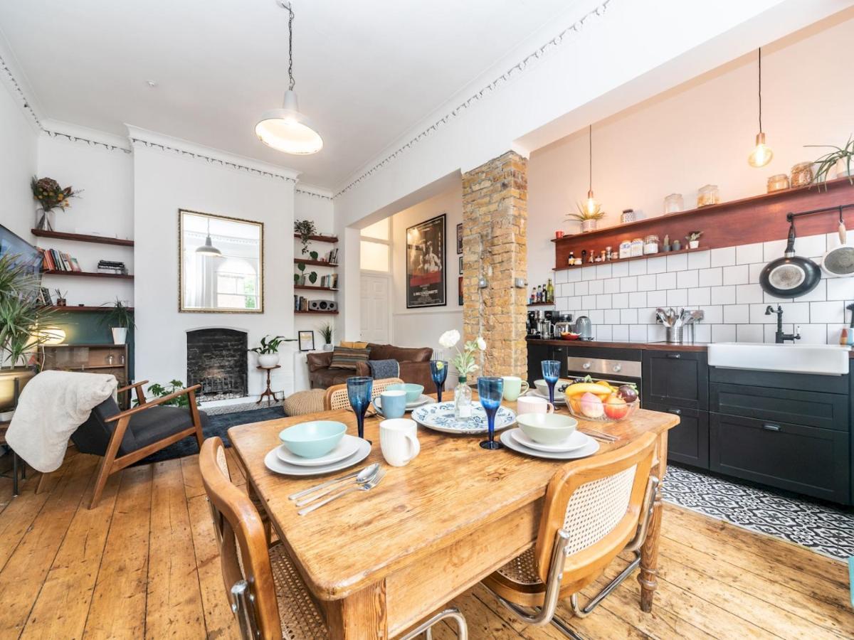 Pass The Keys Rustic And Quirky Flat In Charming Charlton Village Лондон Экстерьер фото