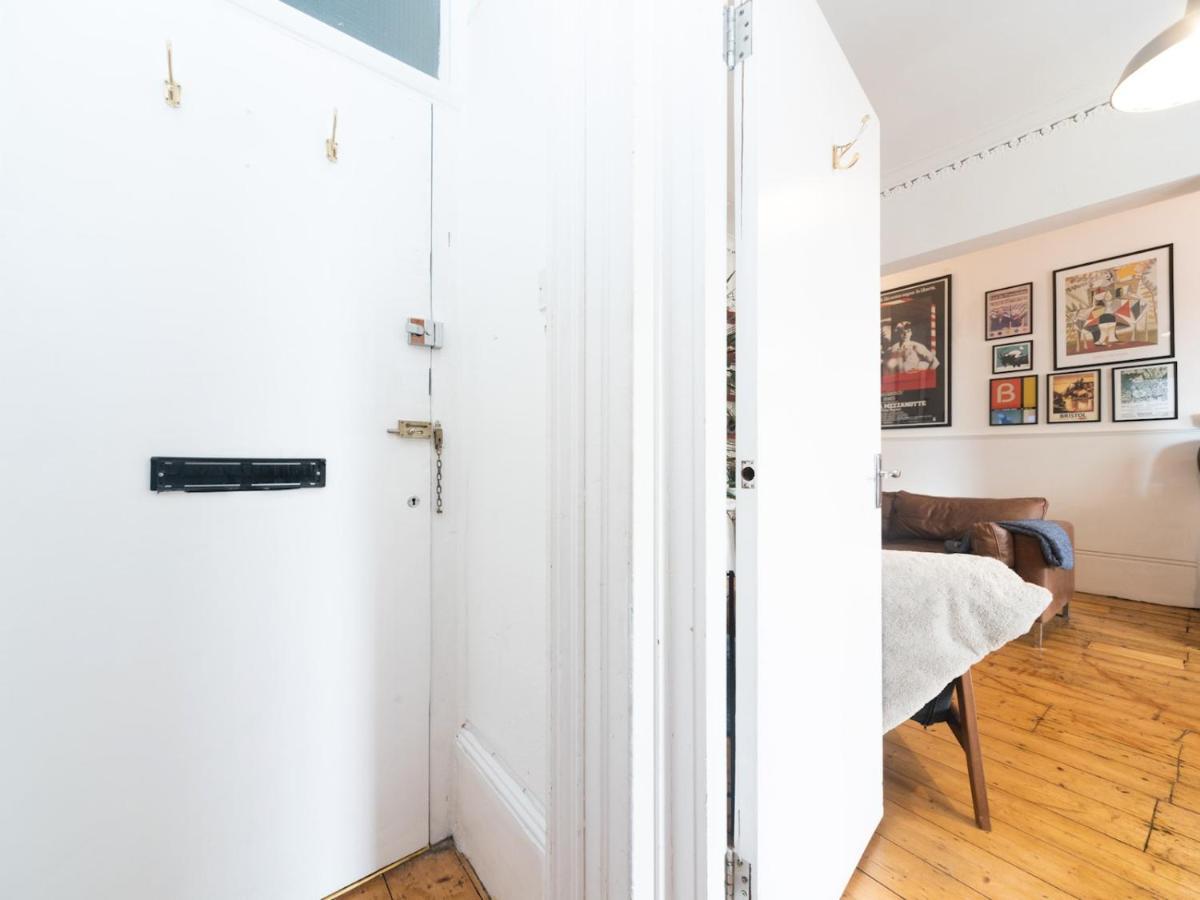 Pass The Keys Rustic And Quirky Flat In Charming Charlton Village Лондон Экстерьер фото