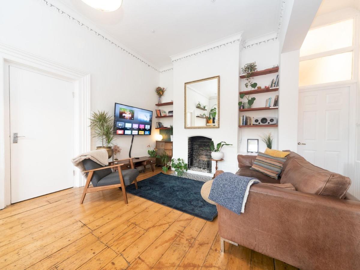 Pass The Keys Rustic And Quirky Flat In Charming Charlton Village Лондон Экстерьер фото