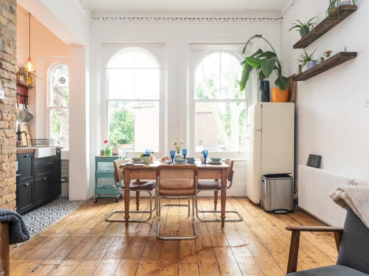 Pass The Keys Rustic And Quirky Flat In Charming Charlton Village Лондон Экстерьер фото