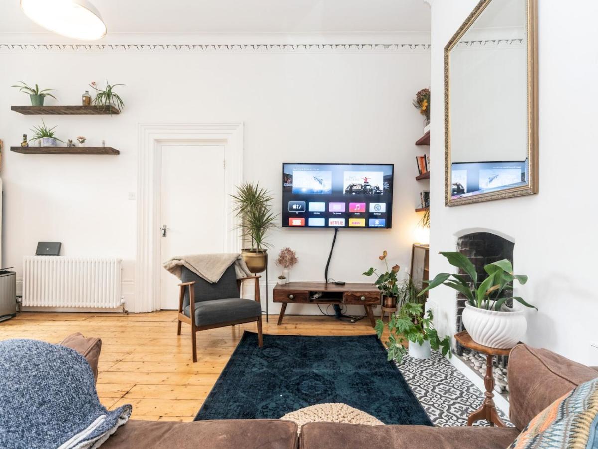 Pass The Keys Rustic And Quirky Flat In Charming Charlton Village Лондон Экстерьер фото