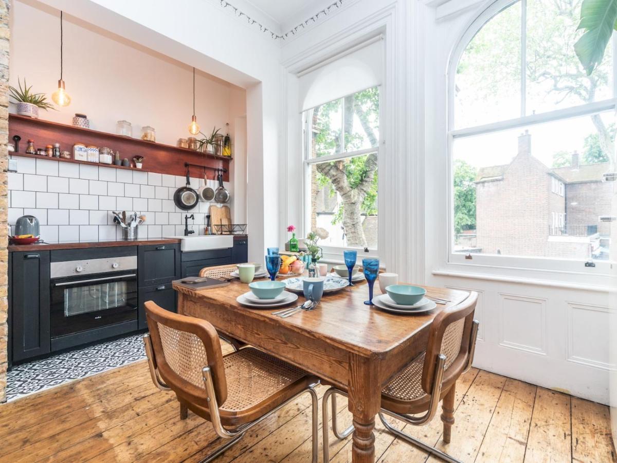 Pass The Keys Rustic And Quirky Flat In Charming Charlton Village Лондон Экстерьер фото